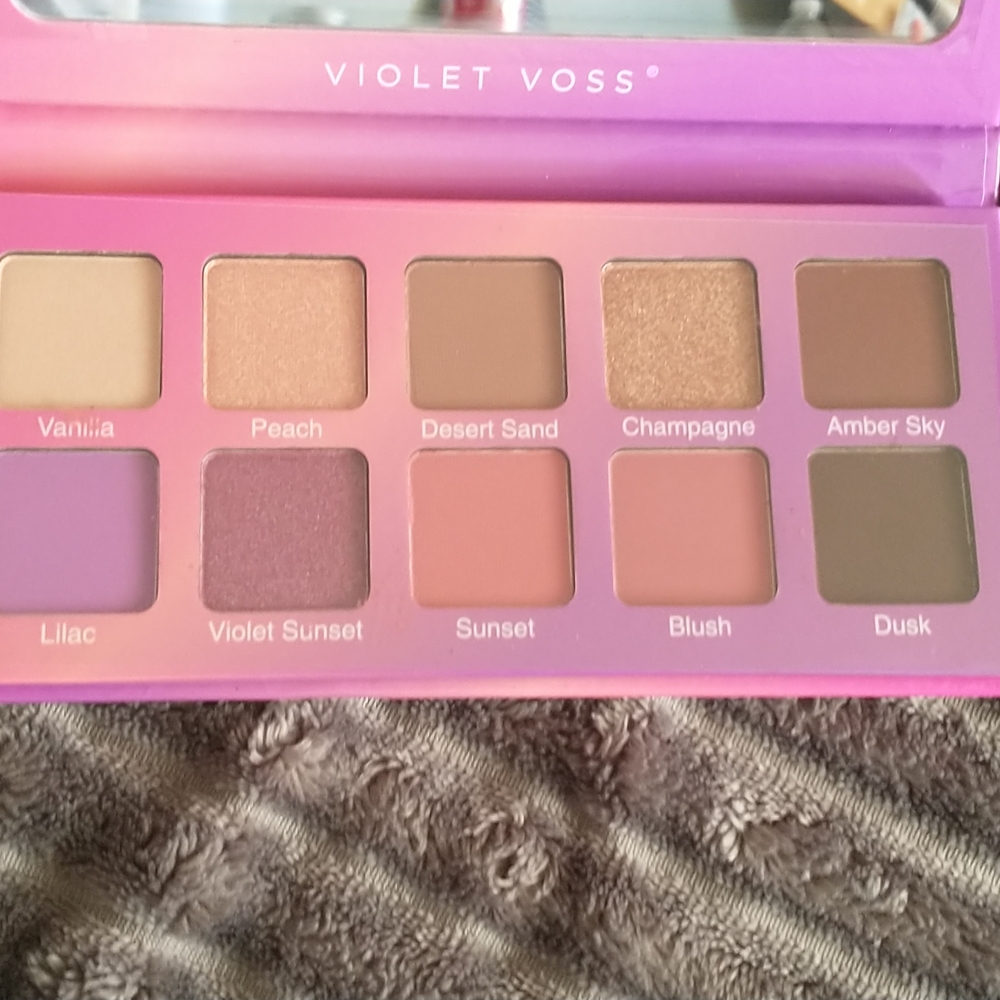 Makeup bundle - Picture 5 of 5